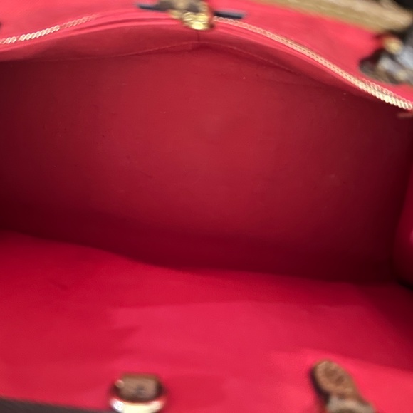 Louis Vuitton Onthego GM Tote Bag - Picture 7 of 9